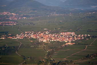 Vue aérienne de De l'est à le quartier Nußdorf in Landau in der Pfalz dans le département Rhénanie-Palatinat, Allemagne