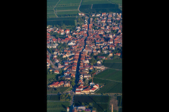 Vue aérienne de Marktstr à Maikammer dans le département Rhénanie-Palatinat, Allemagne