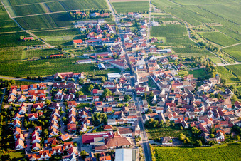 Vue aérienne de Vignobles à Herxheim am Berg dans le département Rhénanie-Palatinat, Allemagne