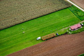 Vue aérienne de Aérodrome modèle Freckenfeld à Freckenfeld dans le département Rhénanie-Palatinat, Allemagne