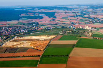 Vue aérienne de Vue sur le village à Rüssingen dans le département Rhénanie-Palatinat, Allemagne