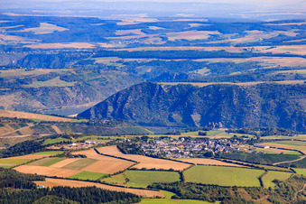 Vue aérienne de Château-Hôtel Auf Schönburg Oberwesel à Oberwesel dans le département Rhénanie-Palatinat, Allemagne