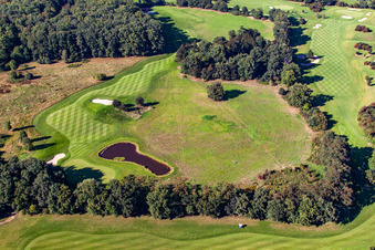 Photographie aérienne de Parcours de golf dans la forêt du château Miel à le quartier Miel in Swisttal dans le département Rhénanie du Nord-Westphalie, Allemagne