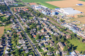 Vue aérienne de Vue de la ville depuis le sud-ouest à le quartier Ottenheim in Weilerswist dans le département Rhénanie du Nord-Westphalie, Allemagne