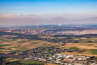 Vue aérienne de Forêt de Hambach, vue sur la mine à ciel ouvert de Hambach Etzweiler à le quartier Oberzier in Niederzier dans le département Rhénanie du Nord-Westphalie, Allemagne