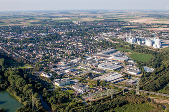 Vue aérienne de Zone industrielle et commerciale Elisabethenstraße avec Boos Logistik GmbH à le quartier Heckfeld in Jülich dans le département Rhénanie du Nord-Westphalie, Allemagne