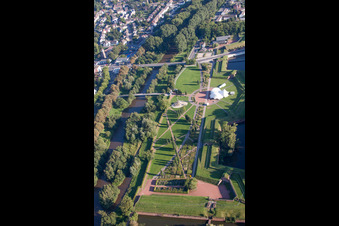 Parc de la Poudrière Jülich / Parc de la Tête de Pont à Jülich dans le département Rhénanie du Nord-Westphalie, Allemagne d'en haut