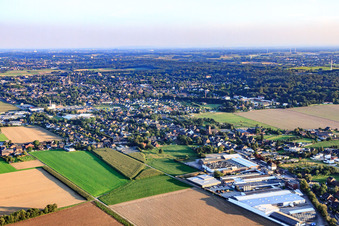 Vue aérienne de Vue de la ville depuis le nord à le quartier Süchteln in Viersen dans le département Rhénanie du Nord-Westphalie, Allemagne