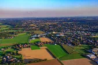 Vue aérienne de Vue de la ville depuis le nord à le quartier Süchteln in Viersen dans le département Rhénanie du Nord-Westphalie, Allemagne