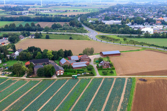Vue aérienne de Ferme Landwehr à Grefrath dans le département Rhénanie du Nord-Westphalie, Allemagne