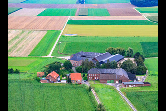 Vue oblique de Ferme Landwehr à Grefrath dans le département Rhénanie du Nord-Westphalie, Allemagne