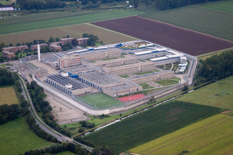 Vue aérienne de Terrain de la prison entouré d'une clôture de sécurité Geldern à le quartier Pont in Geldern dans le département Rhénanie du Nord-Westphalie, Allemagne