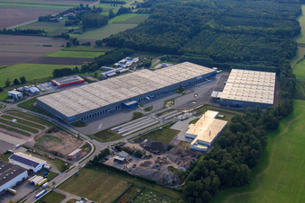 Vue aérienne de Groupe logistique ZUFALL - Filiale Kandel et Groupe STS dans le parc industriel de Horst à le quartier Minderslachen in Kandel dans le département Rhénanie-Palatinat, Allemagne