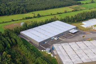 Groupe logistique ZUFALL - Filiale Kandel et Groupe STS dans le parc industriel de Horst à le quartier Minderslachen in Kandel dans le département Rhénanie-Palatinat, Allemagne depuis l'avion