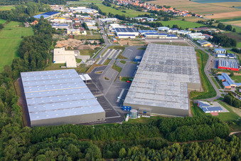 Groupe logistique ZUFALL - Filiale Kandel et Groupe STS dans le parc industriel de Horst à le quartier Minderslachen in Kandel dans le département Rhénanie-Palatinat, Allemagne vue du ciel