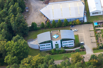 Vue oblique de Maison en forme de coque de navire sur la Kandeler Straße à Rheinzabern dans le département Rhénanie-Palatinat, Allemagne