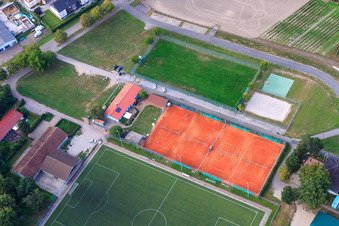 Photographie aérienne de Court de tennis Rheinzabern et terrain de football du SV Olympia Rheinzabern 1920 eV à Rheinzabern dans le département Rhénanie-Palatinat, Allemagne