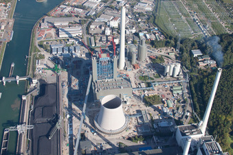 Vue aérienne de Centrales électriques de la centrale de cogénération - centrale de chauffage régionale de la société ENBW AG au port du Rhin à le quartier Daxlanden in Karlsruhe dans le département Bade-Wurtemberg, Allemagne