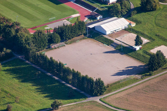 Photographie aérienne de Terrains de sport du SV-1899 eV Langensteinbach à le quartier Langensteinbach in Karlsbad dans le département Bade-Wurtemberg, Allemagne