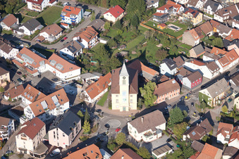 Vue d'oiseau de Quartier Langensteinbach in Karlsbad dans le département Bade-Wurtemberg, Allemagne