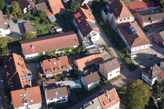 Vue aérienne de École de musique à le quartier Langensteinbach in Karlsbad dans le département Bade-Wurtemberg, Allemagne