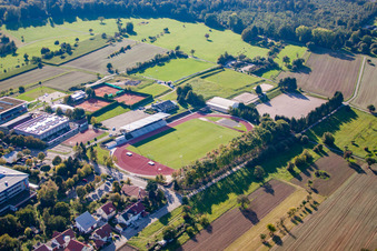 Image drone de Terrains de sport du SV-1899 eV Langensteinbach à le quartier Langensteinbach in Karlsbad dans le département Bade-Wurtemberg, Allemagne