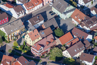 Photographie aérienne de Rue principale à le quartier Langensteinbach in Karlsbad dans le département Bade-Wurtemberg, Allemagne
