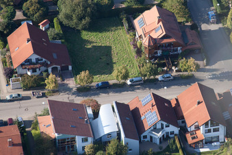 Mozartstr à le quartier Langensteinbach in Karlsbad dans le département Bade-Wurtemberg, Allemagne d'en haut