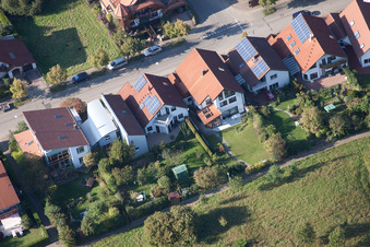 Mozartstr à le quartier Langensteinbach in Karlsbad dans le département Bade-Wurtemberg, Allemagne hors des airs