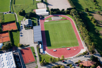 Photographie aérienne de Terrains de sport du SV-Langensteinbach à le quartier Langensteinbach in Karlsbad dans le département Bade-Wurtemberg, Allemagne