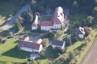 Vue aérienne de Bible Home à le quartier Langensteinbach in Karlsbad dans le département Bade-Wurtemberg, Allemagne