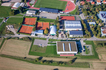 Terrains de sport du SV-1899 eV Langensteinbach à le quartier Langensteinbach in Karlsbad dans le département Bade-Wurtemberg, Allemagne hors des airs