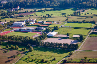 Terrains de sport du SV-1899 eV Langensteinbach à le quartier Langensteinbach in Karlsbad dans le département Bade-Wurtemberg, Allemagne d'en haut