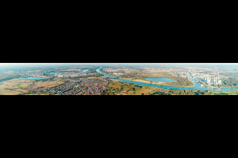 Vue aérienne de Perspective panoramique du fleuve - structure du pont sur le Rhin à le quartier Maximiliansau in Wörth am Rhein dans le département Rhénanie-Palatinat, Allemagne
