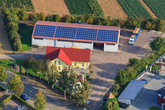 Vue aérienne de Au Gockelwirt à Minfeld dans le département Rhénanie-Palatinat, Allemagne