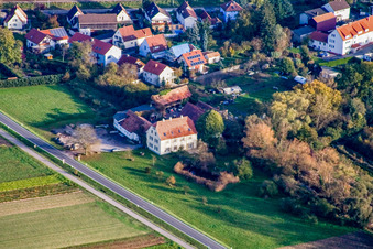 Vue oblique de Vieux Moulin à Hatzenbühl dans le département Rhénanie-Palatinat, Allemagne