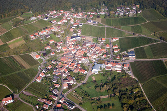 Quartier Gleiszellen in Gleiszellen-Gleishorbach dans le département Rhénanie-Palatinat, Allemagne vu d'un drone