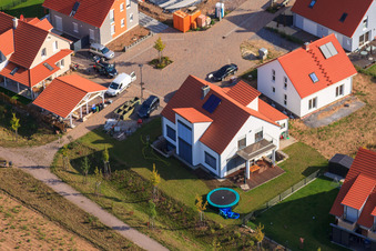 Vue oblique de Bas-Rappenfeld à le quartier Mörlheim in Landau in der Pfalz dans le département Rhénanie-Palatinat, Allemagne