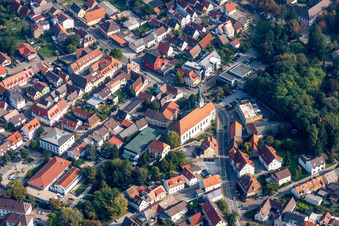 Vue aérienne de Saint-Guy, Schulstr à le quartier Bad Langenbrücken in Bad Schönborn dans le département Bade-Wurtemberg, Allemagne