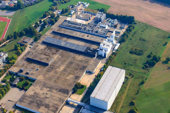 Vue aérienne de Zone industrielle Industriestraße avec centre logistique Rothermel warehousing services GmbH Östringen à Östringen dans le département Bade-Wurtemberg, Allemagne