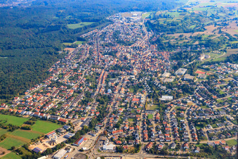 Vue aérienne de Vue de la ville depuis le sud-ouest à Östringen dans le département Bade-Wurtemberg, Allemagne