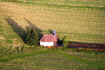 Vue aérienne de Marienkapelle sur Almosenberg à Rülzheim dans le département Rhénanie-Palatinat, Allemagne