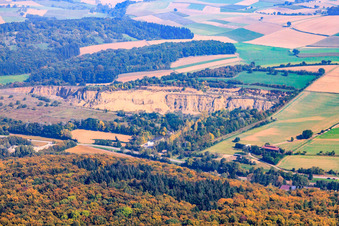 Vue aérienne de Carrière sur la Wimpfener Straße à Neckarbischofsheim dans le département Bade-Wurtemberg, Allemagne
