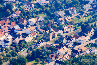 Vue aérienne de Saint Joseph à le quartier Untergimpern in Neckarbischofsheim dans le département Bade-Wurtemberg, Allemagne