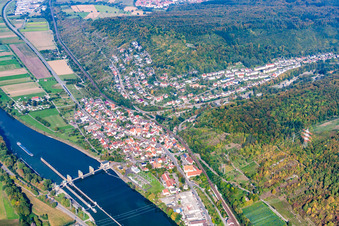 Vue aérienne de Neckarzimmern dans le département Bade-Wurtemberg, Allemagne