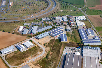 Vue aérienne de Zone industrielle avec centre d'essais, Systemair et Dolzer GmbH à le quartier Windischbuch in Boxberg dans le département Bade-Wurtemberg, Allemagne