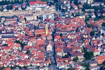 Vue aérienne de Place du marché dans la vieille ville à Bad Mergentheim dans le département Bade-Wurtemberg, Allemagne