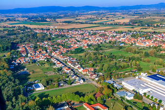 Dans les jardins Bosch à le quartier Schaidt in Wörth am Rhein dans le département Rhénanie-Palatinat, Allemagne d'en haut