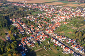 Vue aérienne de Dans les jardins Bosch x Speckstr à le quartier Schaidt in Wörth am Rhein dans le département Rhénanie-Palatinat, Allemagne