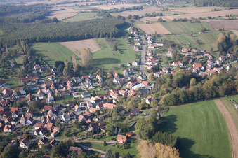 Image drone de Lobsann dans le département Bas Rhin, France